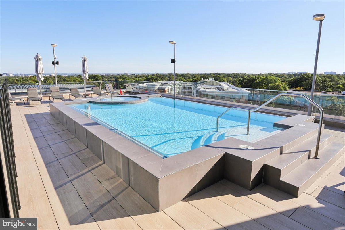 1021 N GARFIELD STREET 806