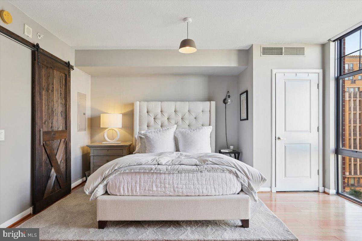 1021 N GARFIELD STREET 806