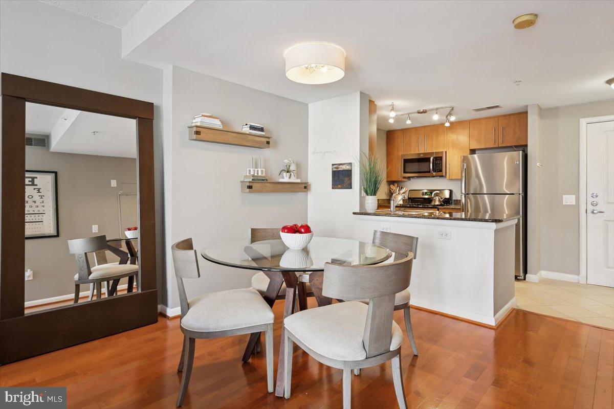 1021 N GARFIELD STREET 806