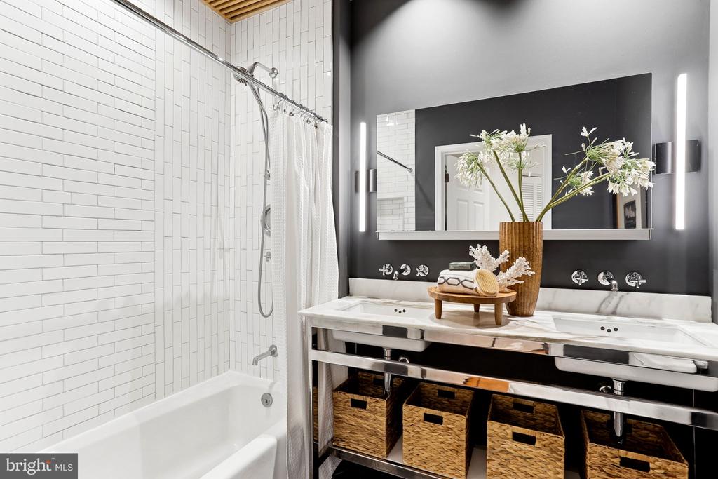 2330 14TH STREET N Unit: 308