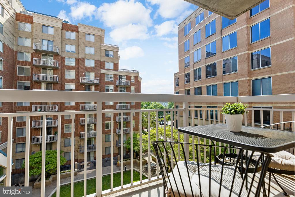 3830 9TH STREET N Unit: 507W