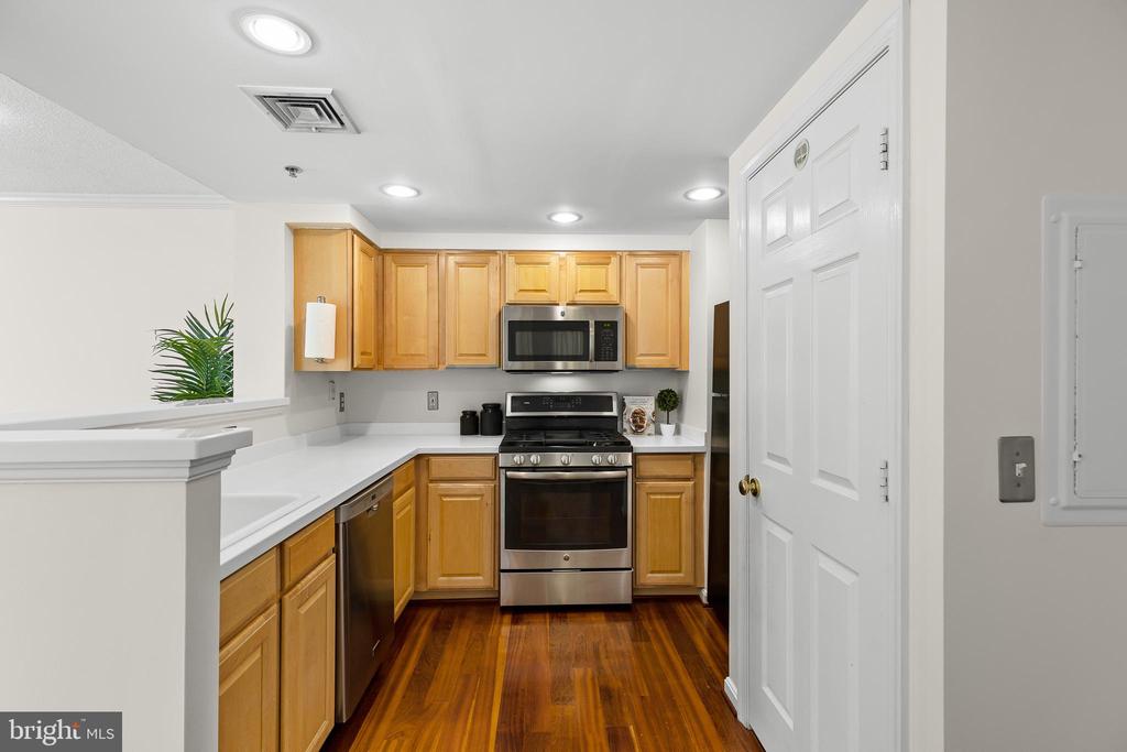 3830 9TH STREET N Unit: 507W