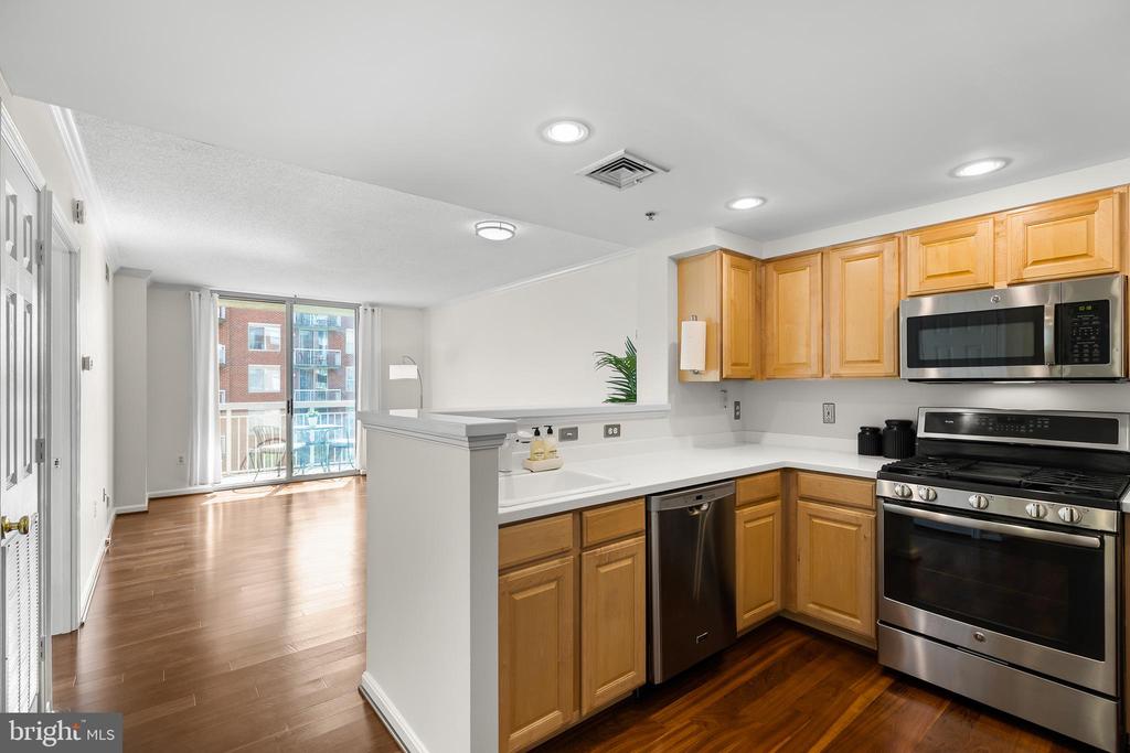 3830 9TH STREET N Unit: 507W