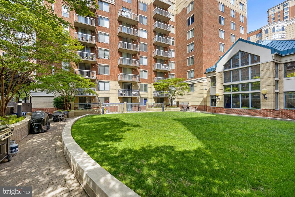 3830 9TH STREET N Unit: 507W