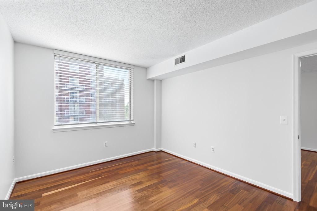 3830 9TH STREET N Unit: 507W