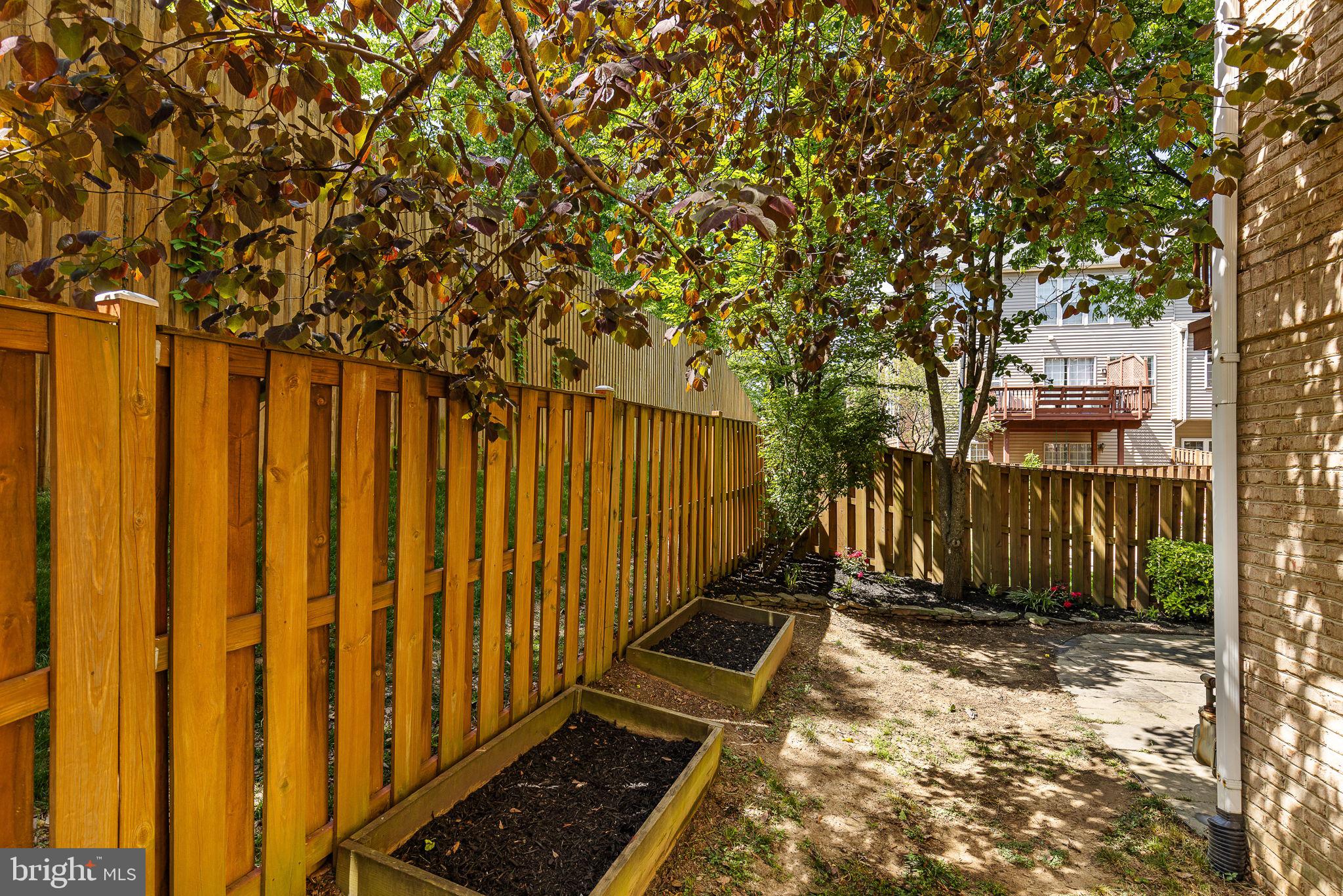 4600 Lambert Pl