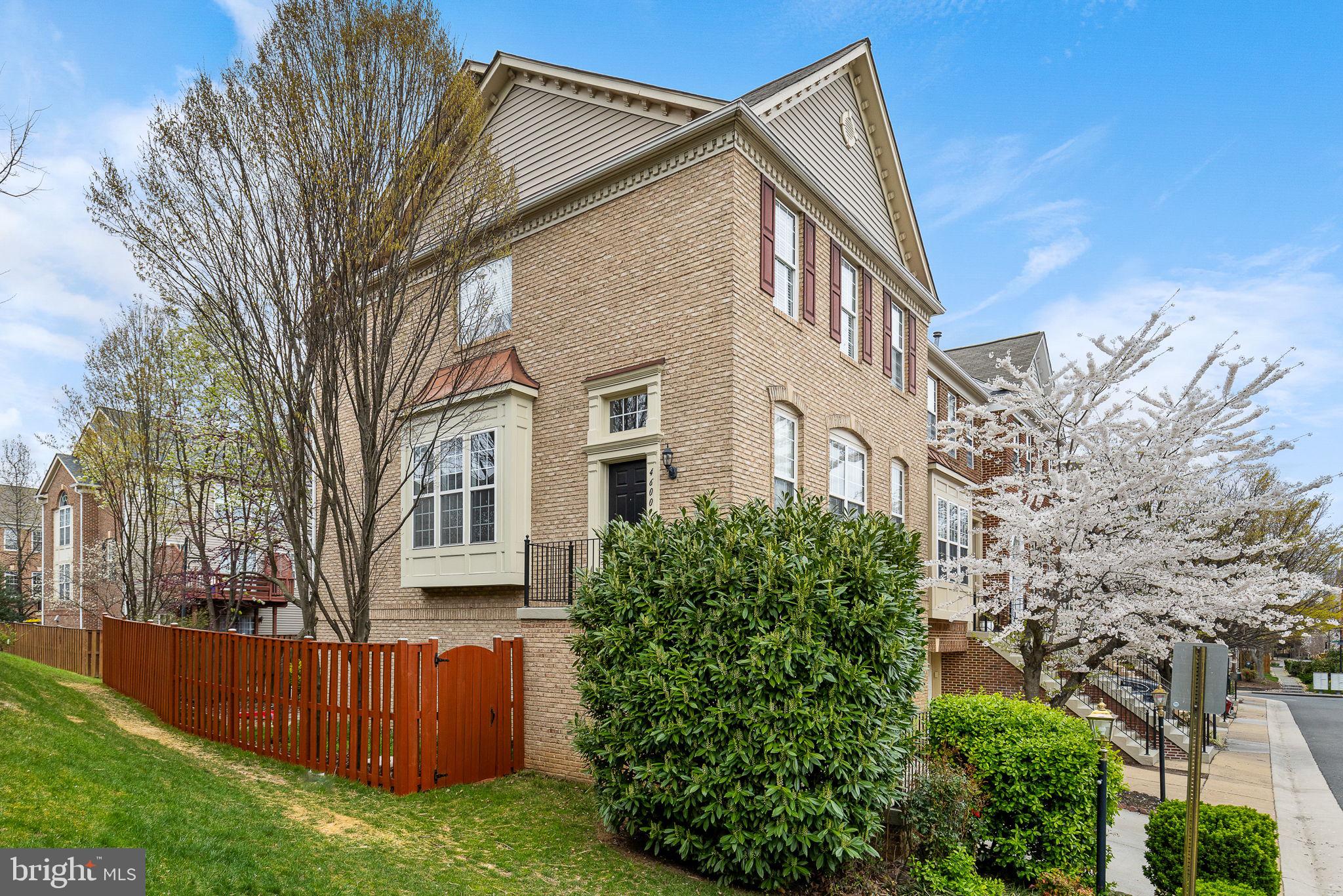4600 Lambert Pl