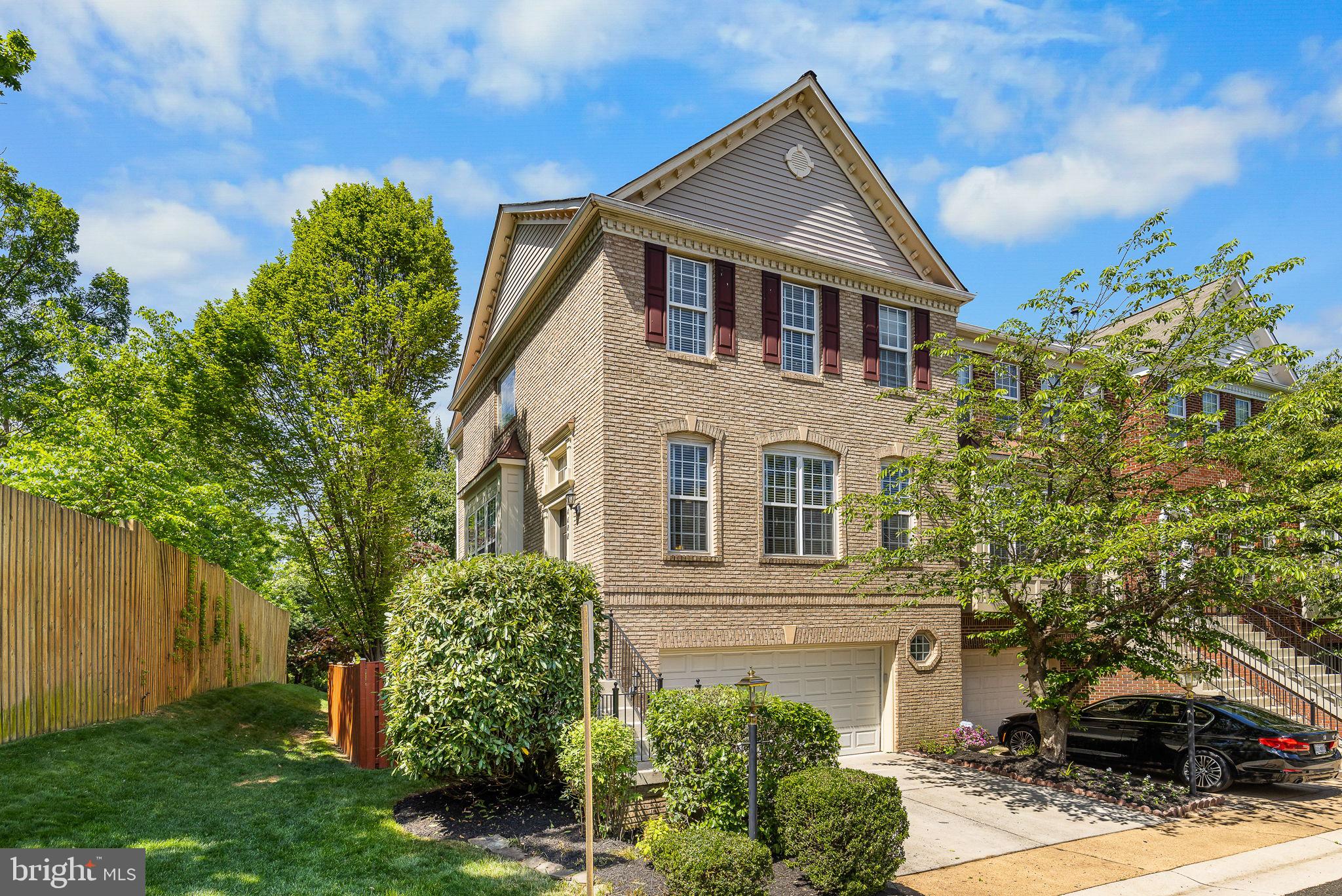 4600 Lambert Pl