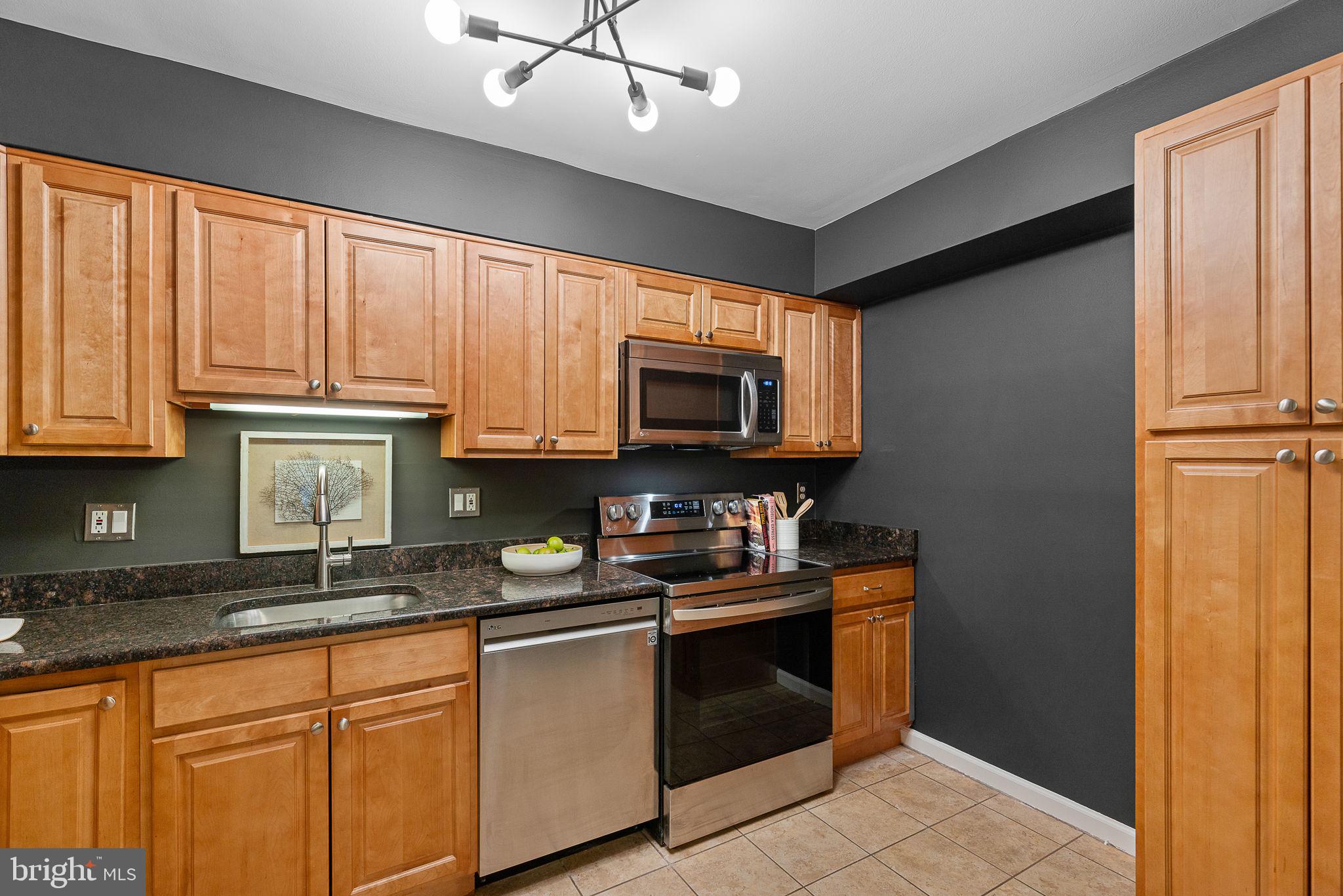 6137 Edsall Rd #B
