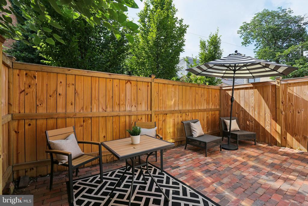 109 KING HENRY COURT