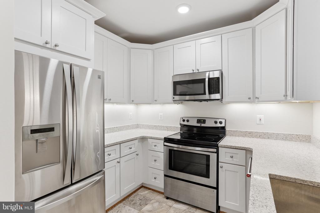 4561 STRUTFIELD LANE Unit: 3203