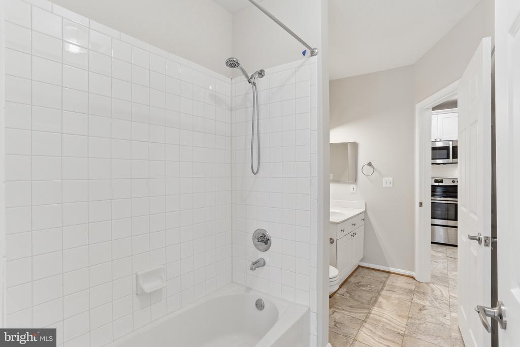 4561 STRUTFIELD LANE Unit: 3203