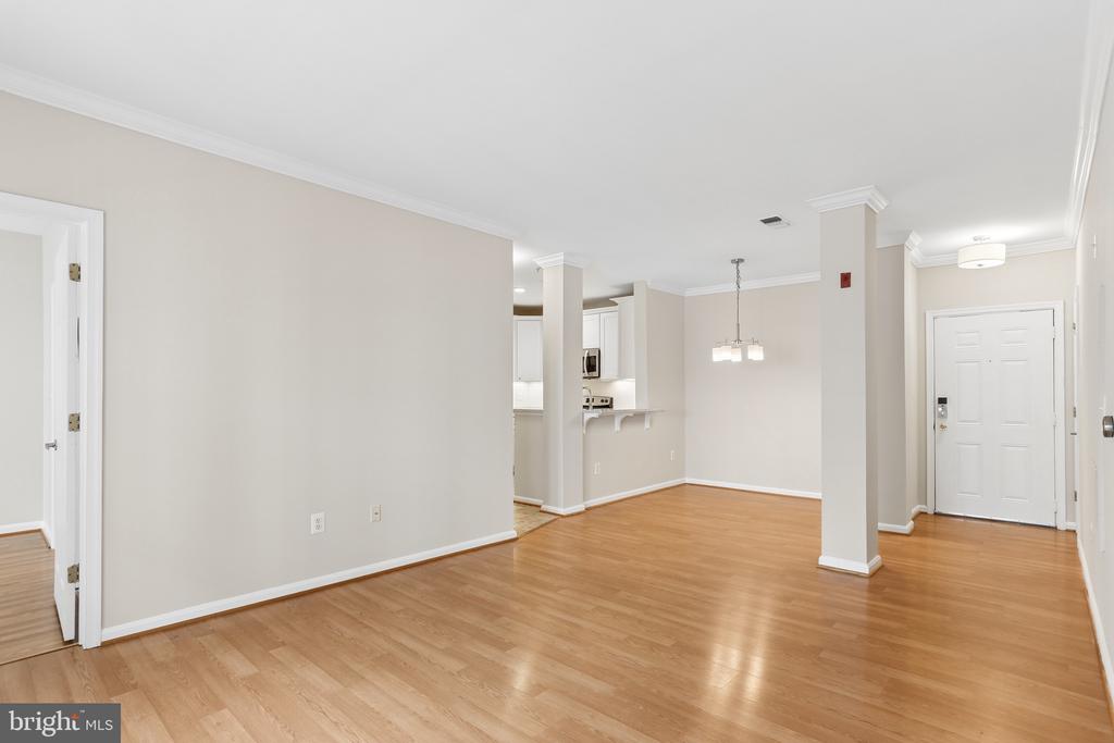 4561 STRUTFIELD LANE Unit: 3203