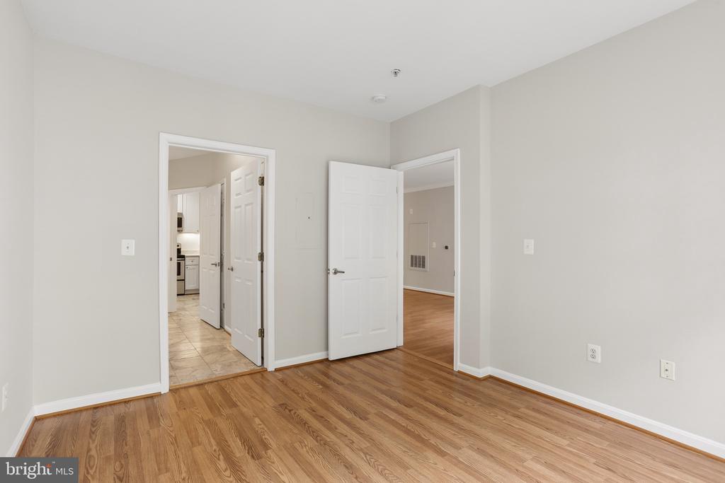 4561 STRUTFIELD LANE Unit: 3203