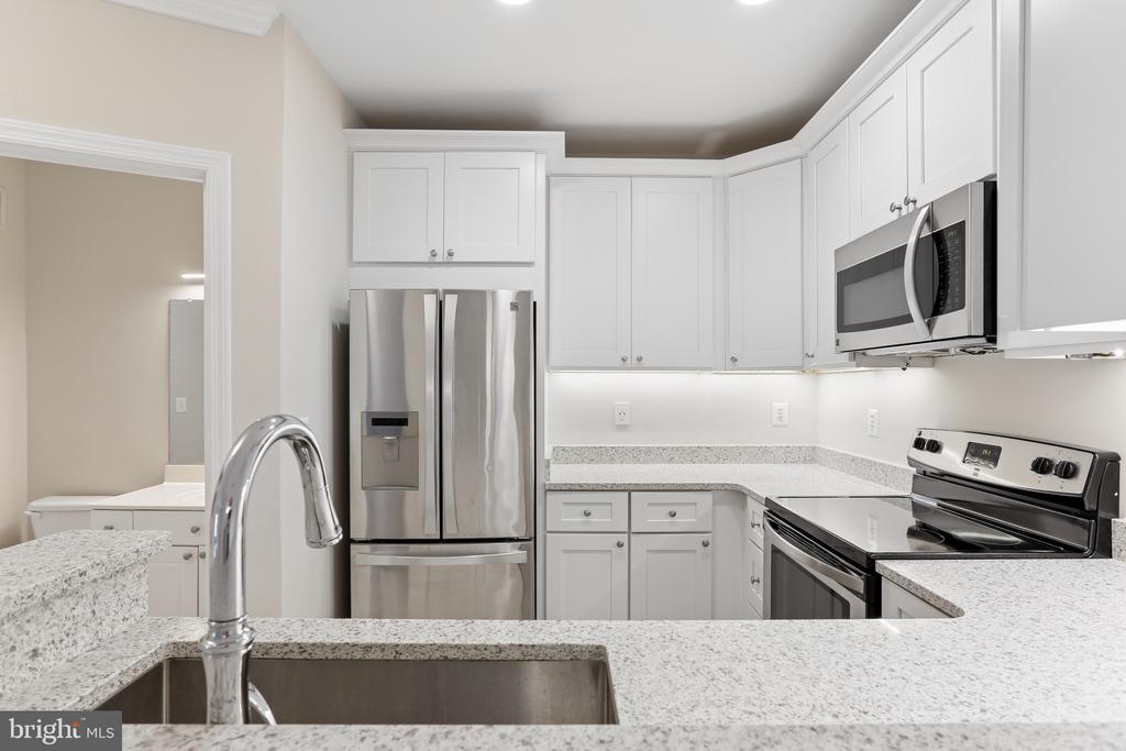 4561 STRUTFIELD LANE Unit: 3203