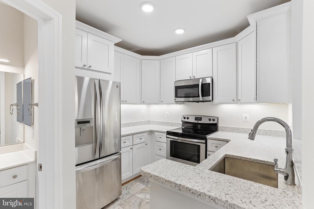4561 STRUTFIELD LANE Unit: 3203