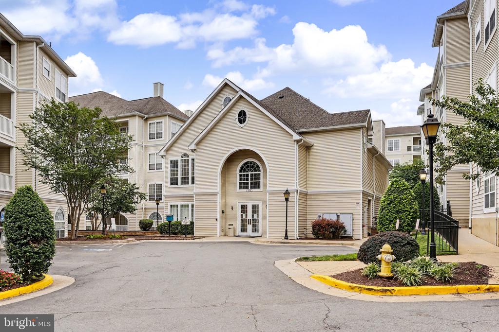 4561 STRUTFIELD LANE Unit: 3203