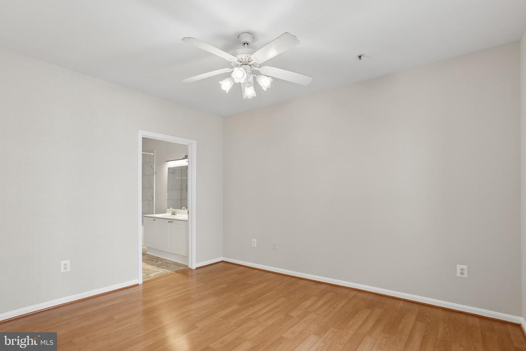 4561 STRUTFIELD LANE Unit: 3203