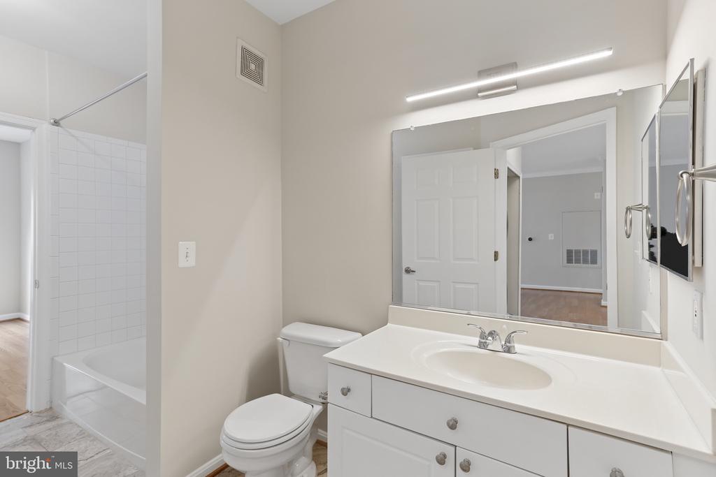 4561 STRUTFIELD LANE Unit: 3203
