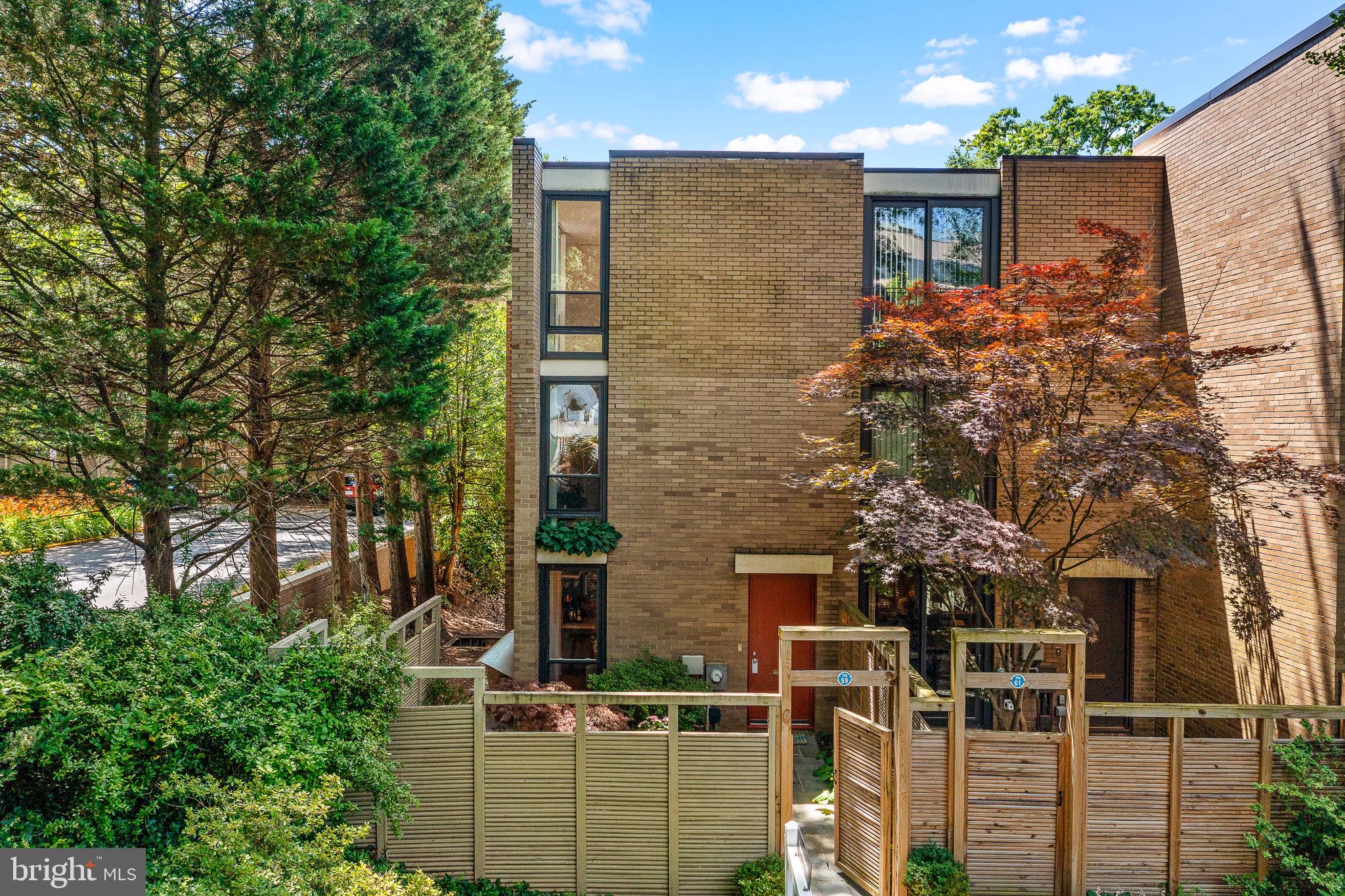 11459 Washington Plz W