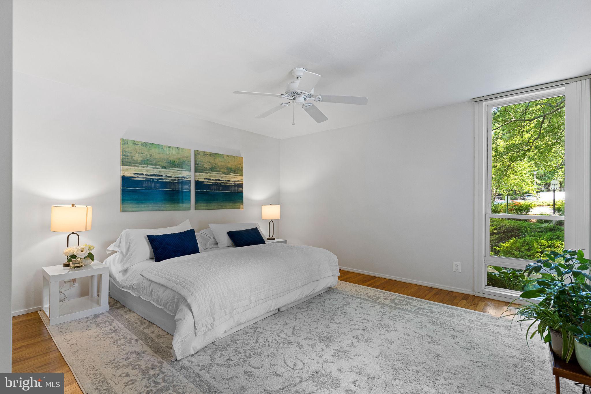 11459 Washington Plz W