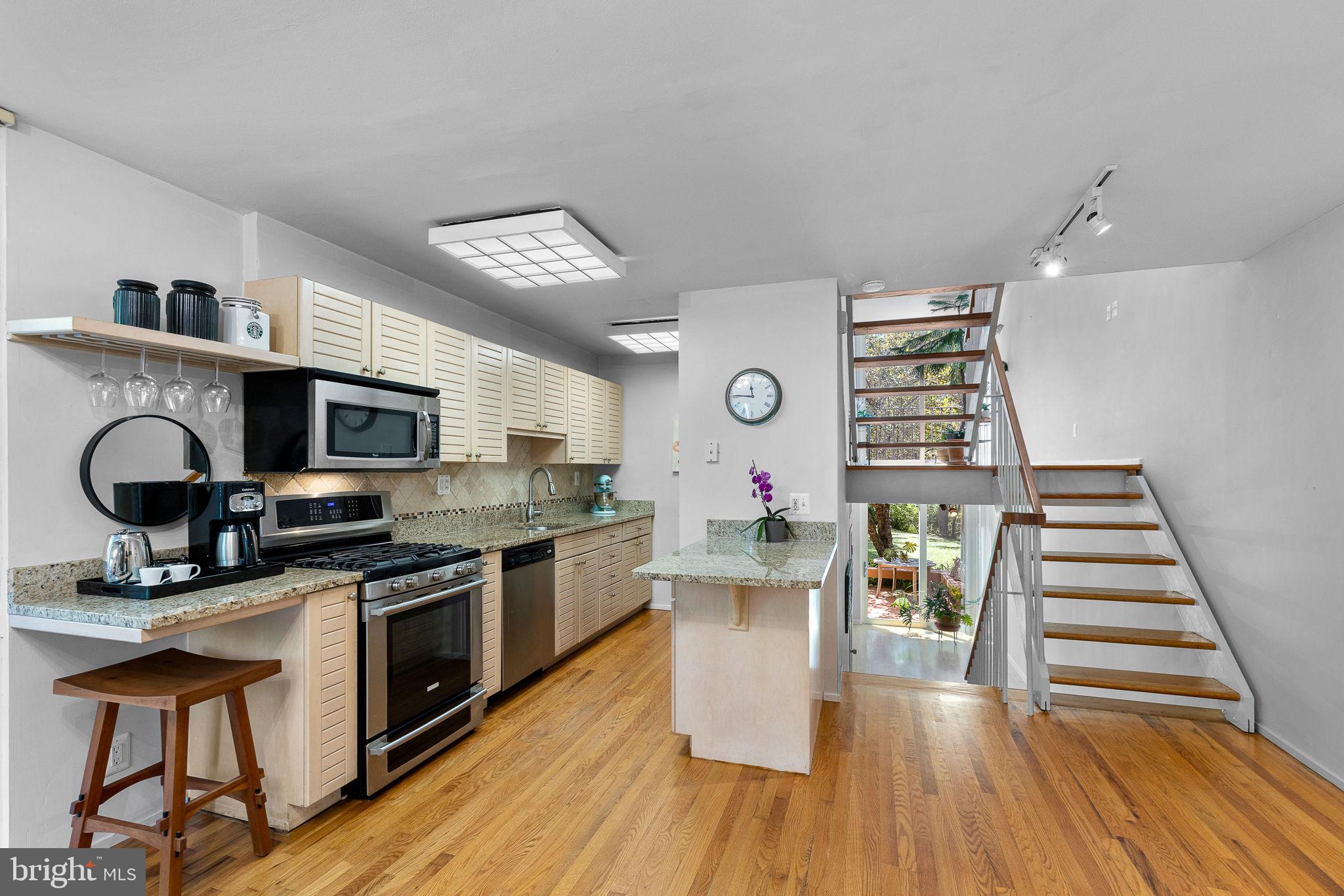 11459 Washington Plz W