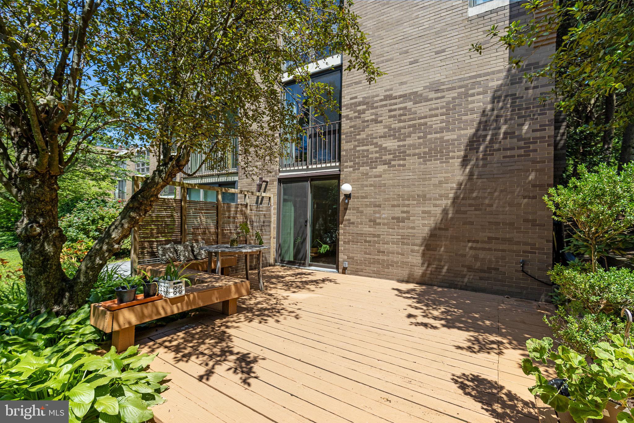 11459 Washington Plz W