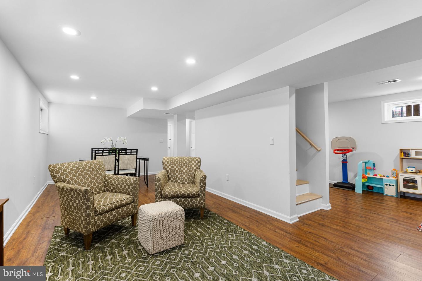 5909 RIDGE VIEW DR