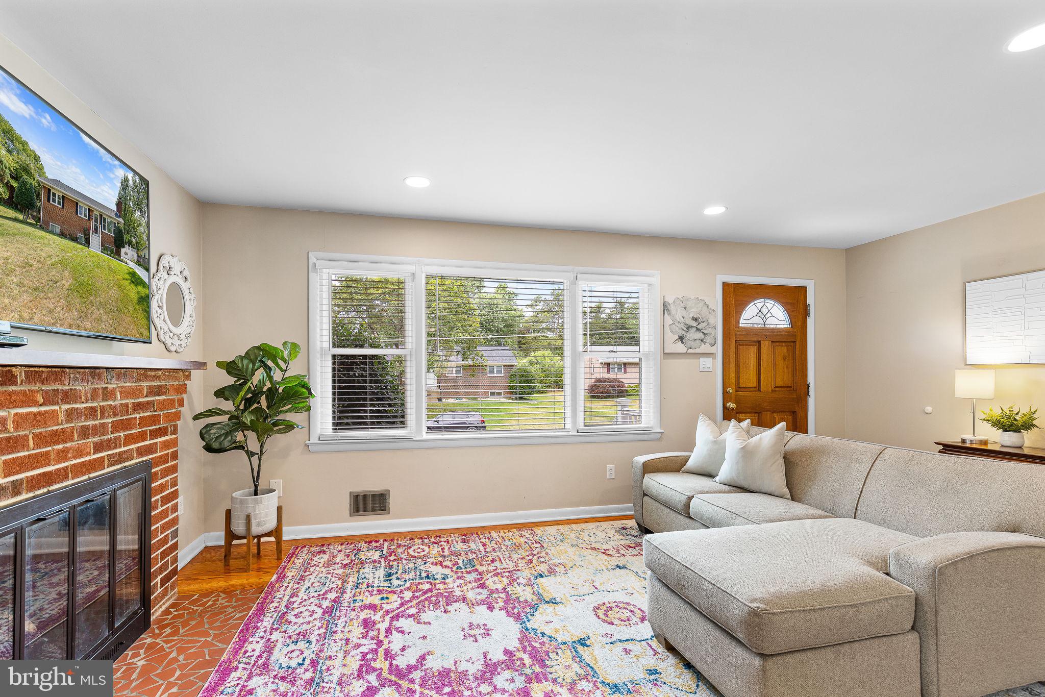 5909 RIDGE VIEW DR