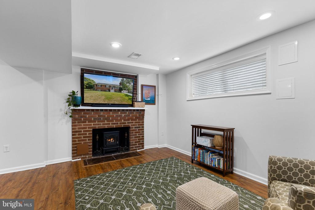 5909 RIDGE VIEW DR