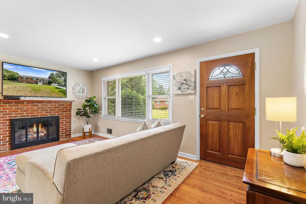 5909 RIDGE VIEW DR