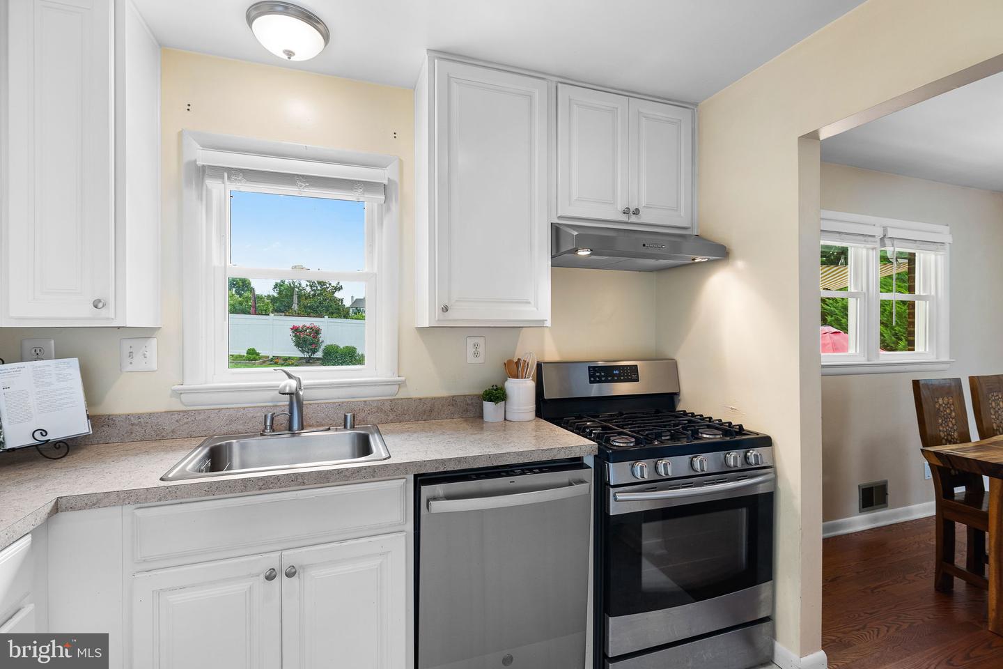5909 RIDGE VIEW DR