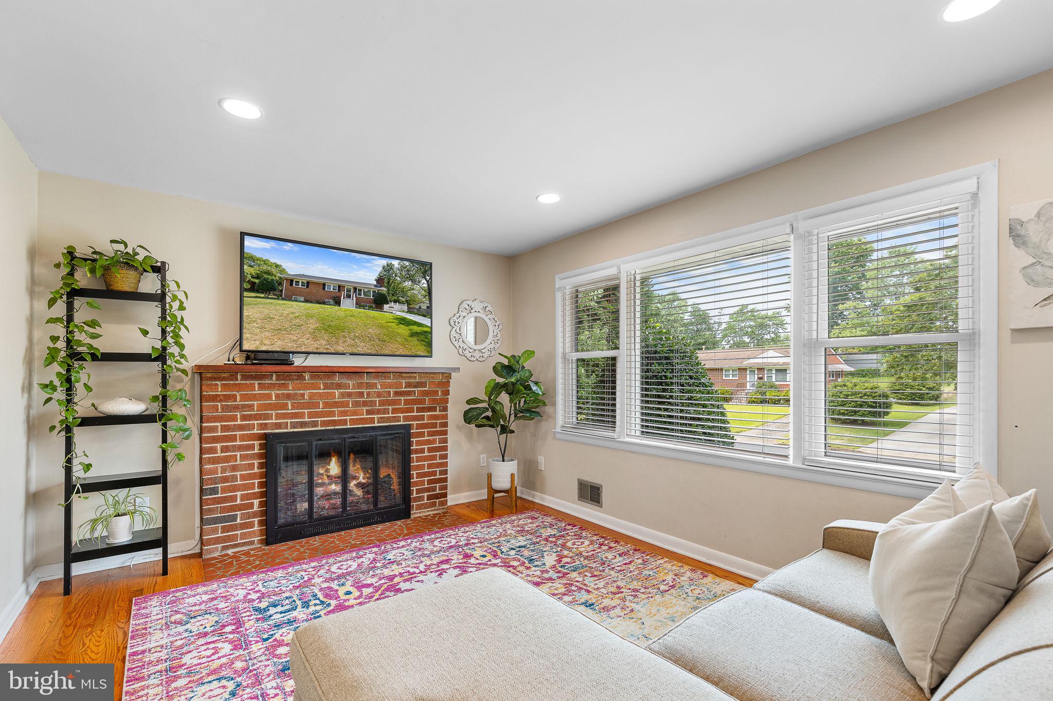 5909 RIDGE VIEW DR