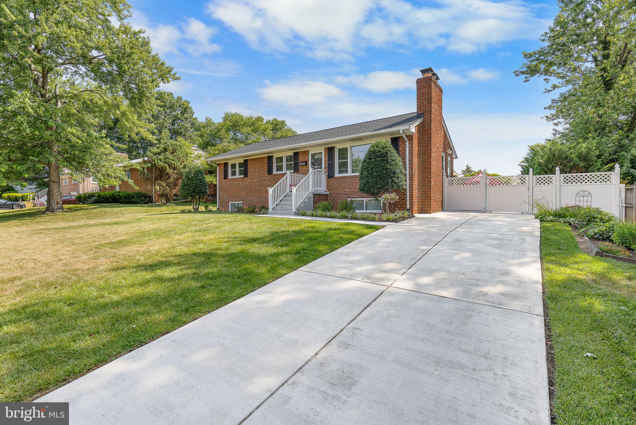 5909 RIDGE VIEW DR