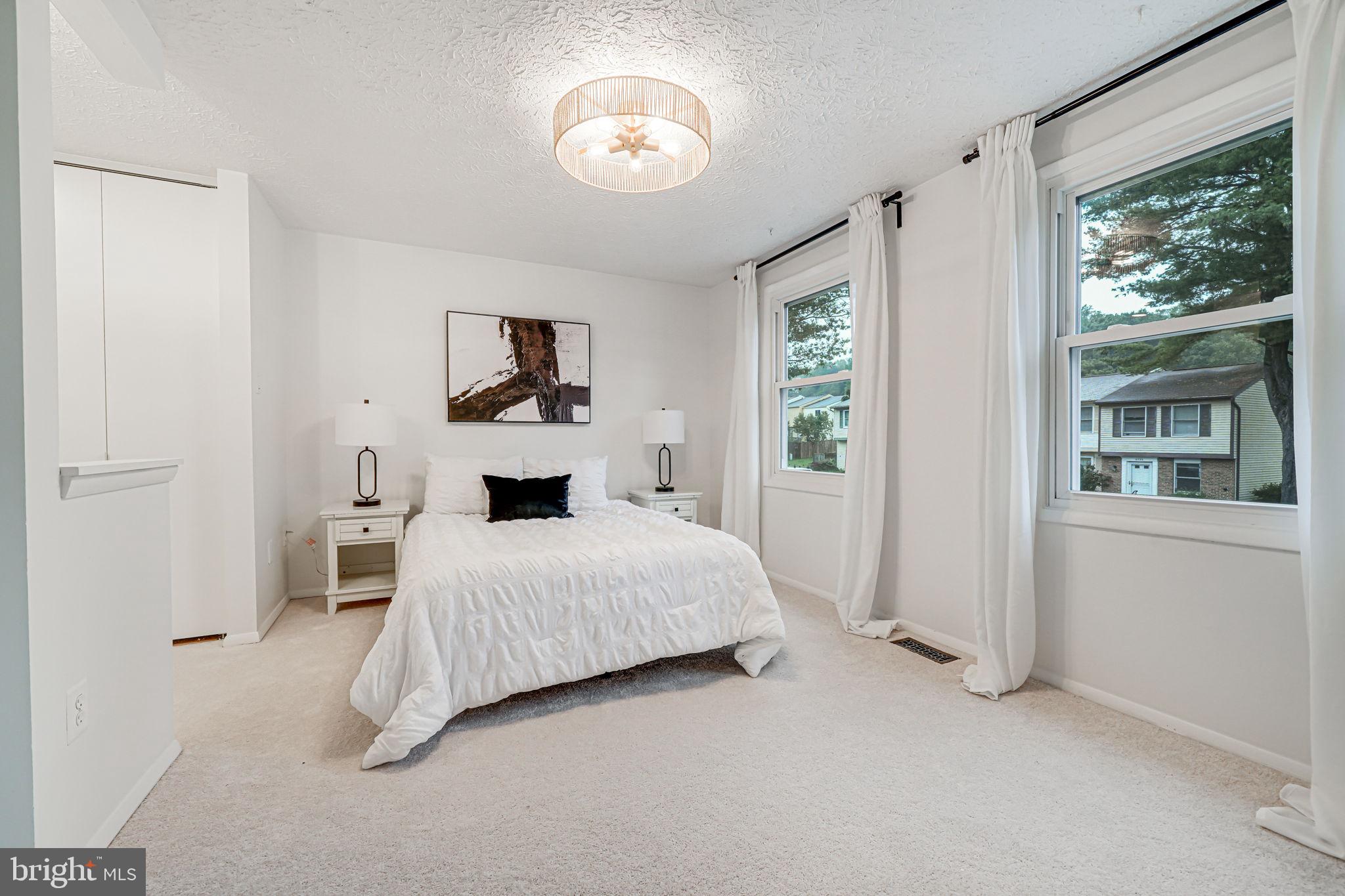 8234 Crestmont Cir