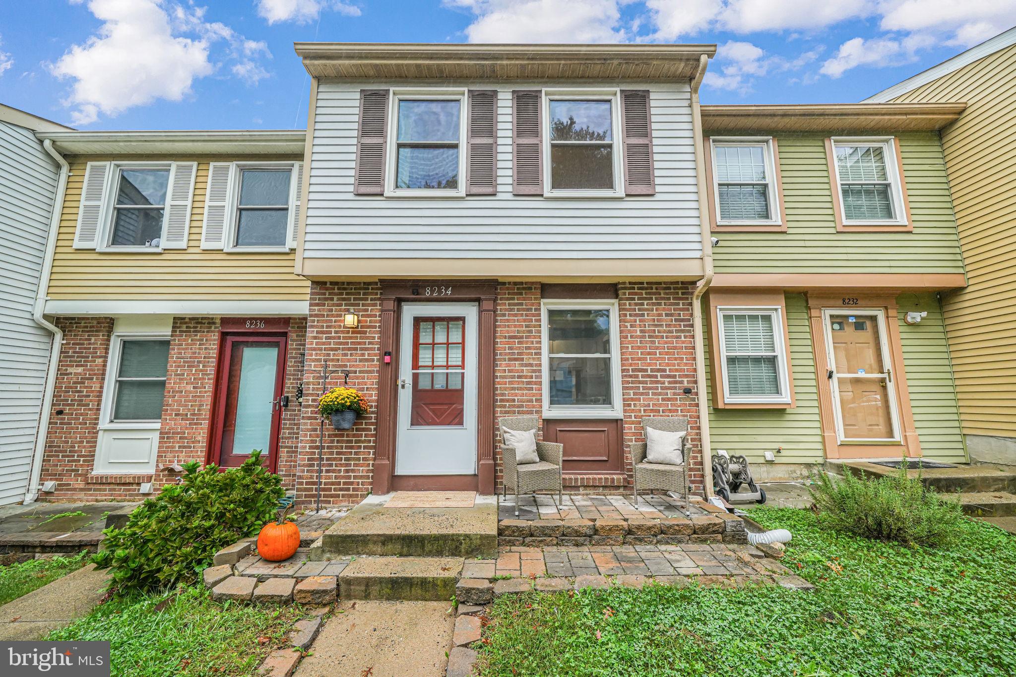 8234 Crestmont Cir