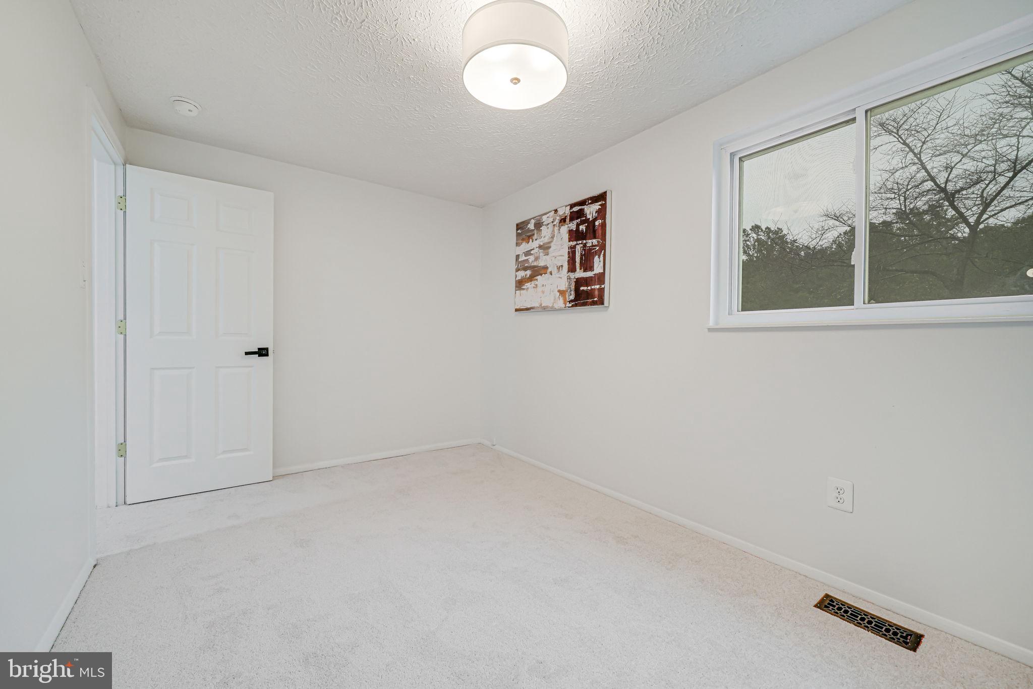 8234 Crestmont Cir