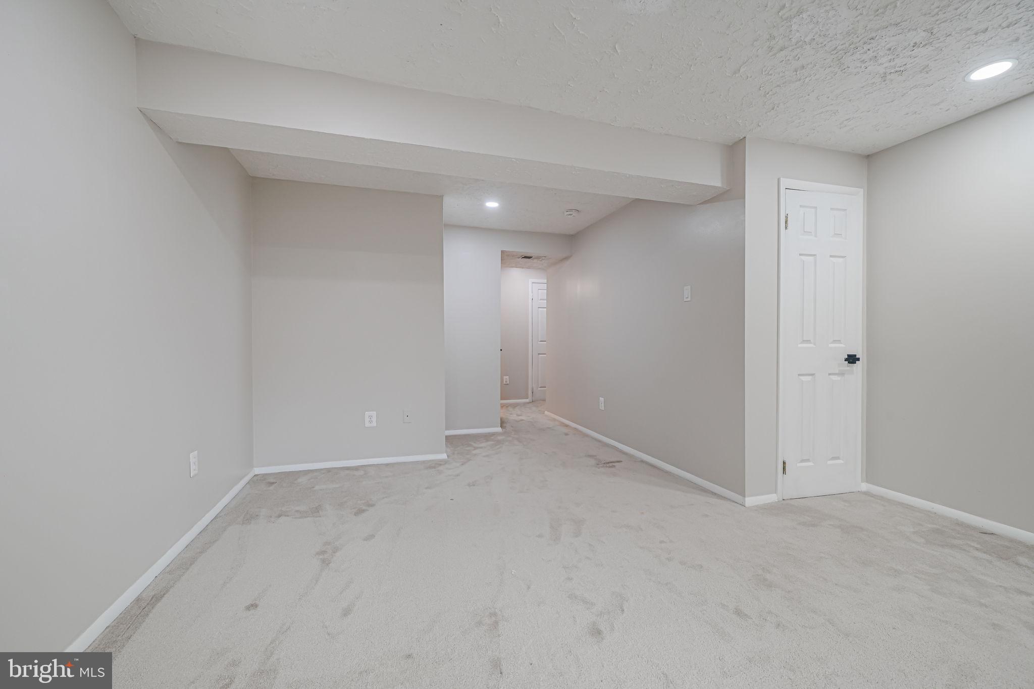 8234 Crestmont Cir