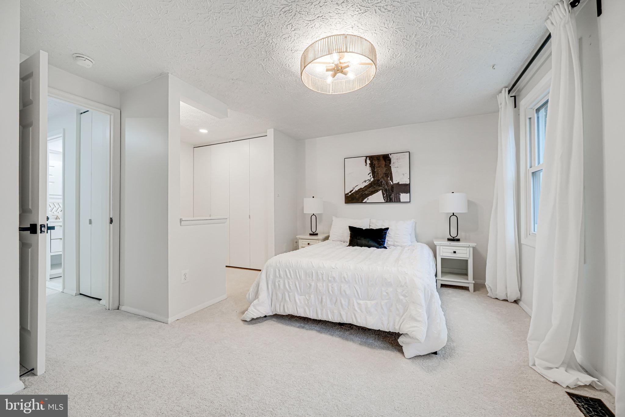 8234 Crestmont Cir