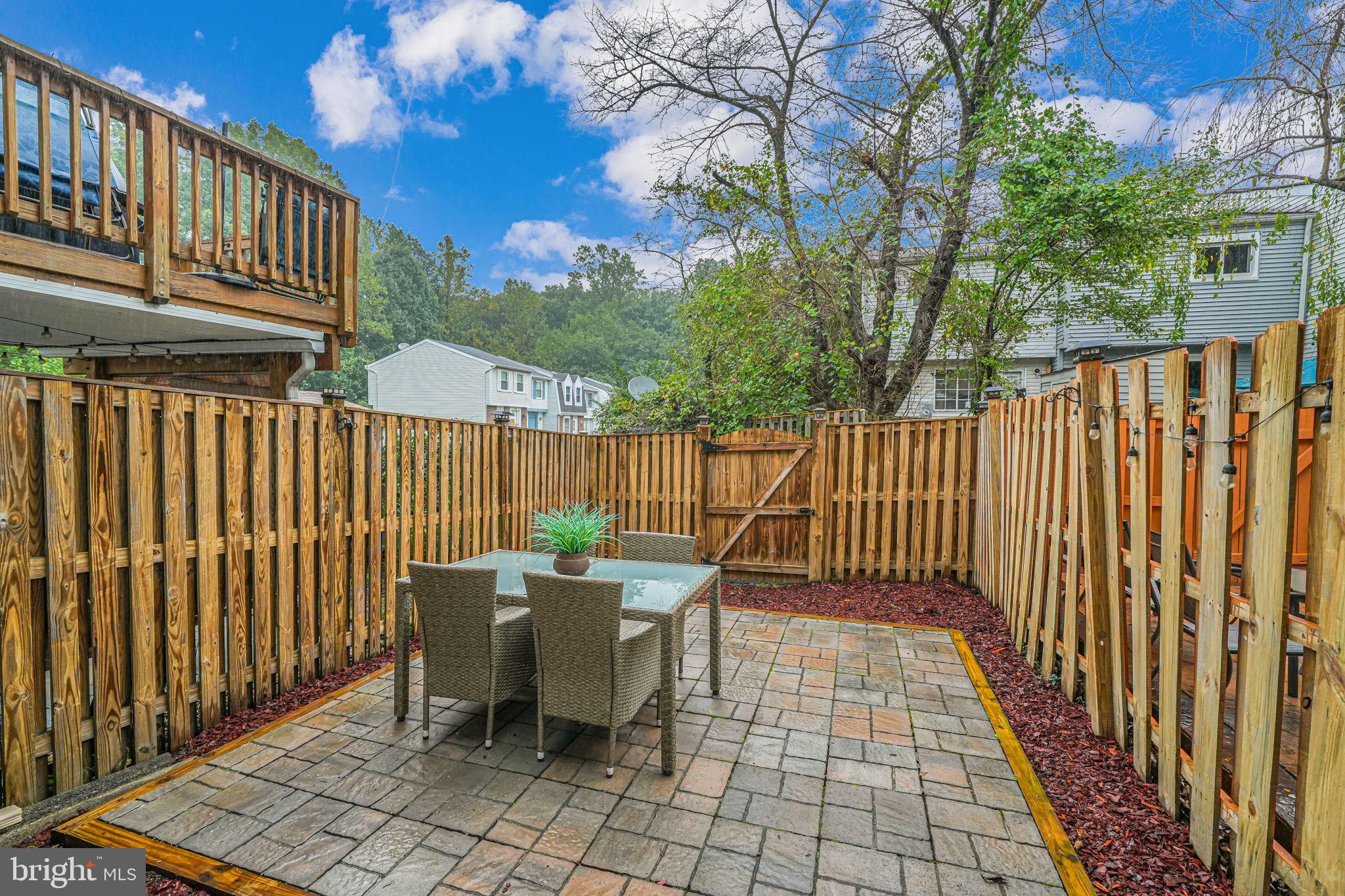 8234 Crestmont Cir