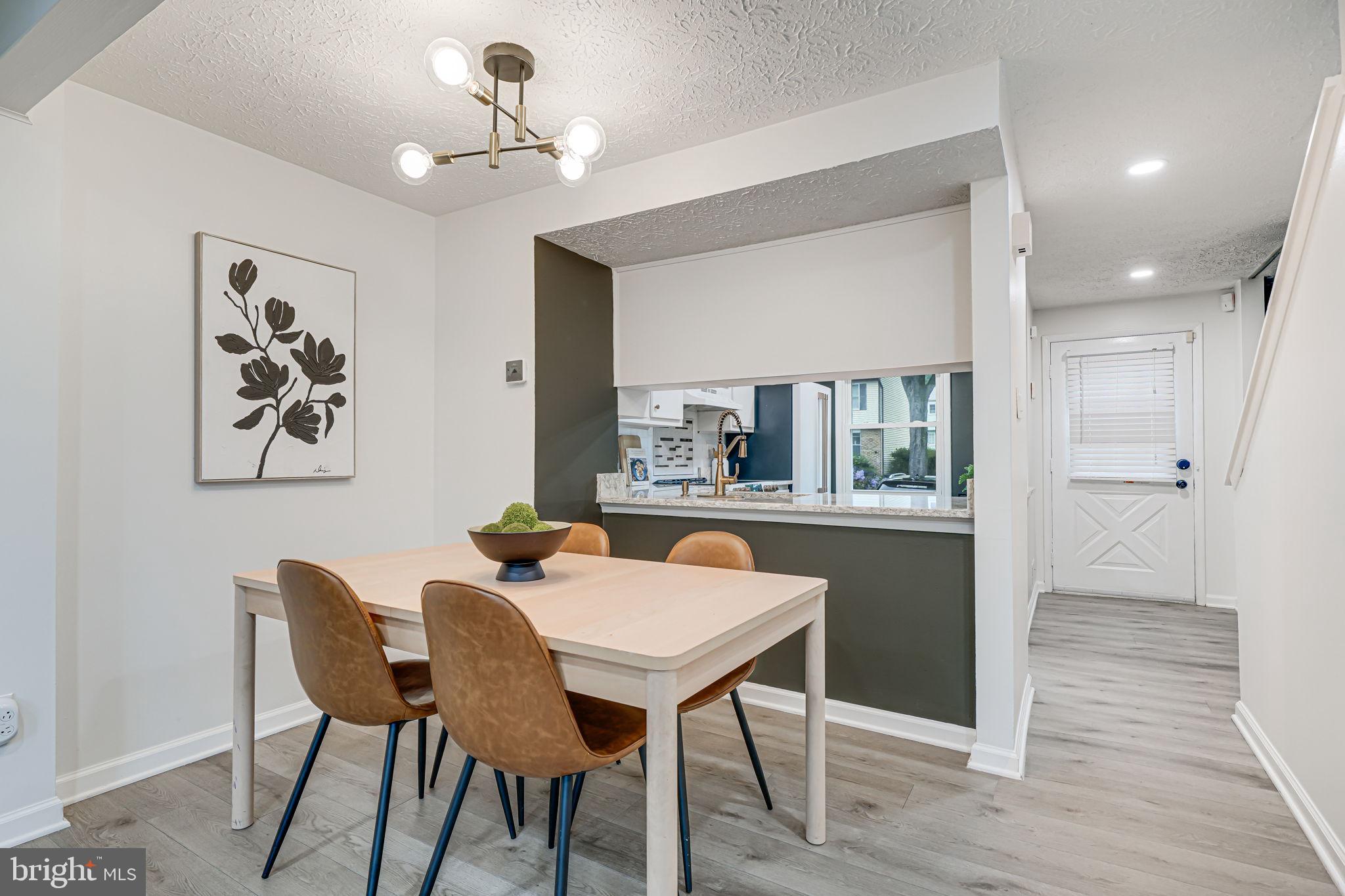 8234 Crestmont Cir