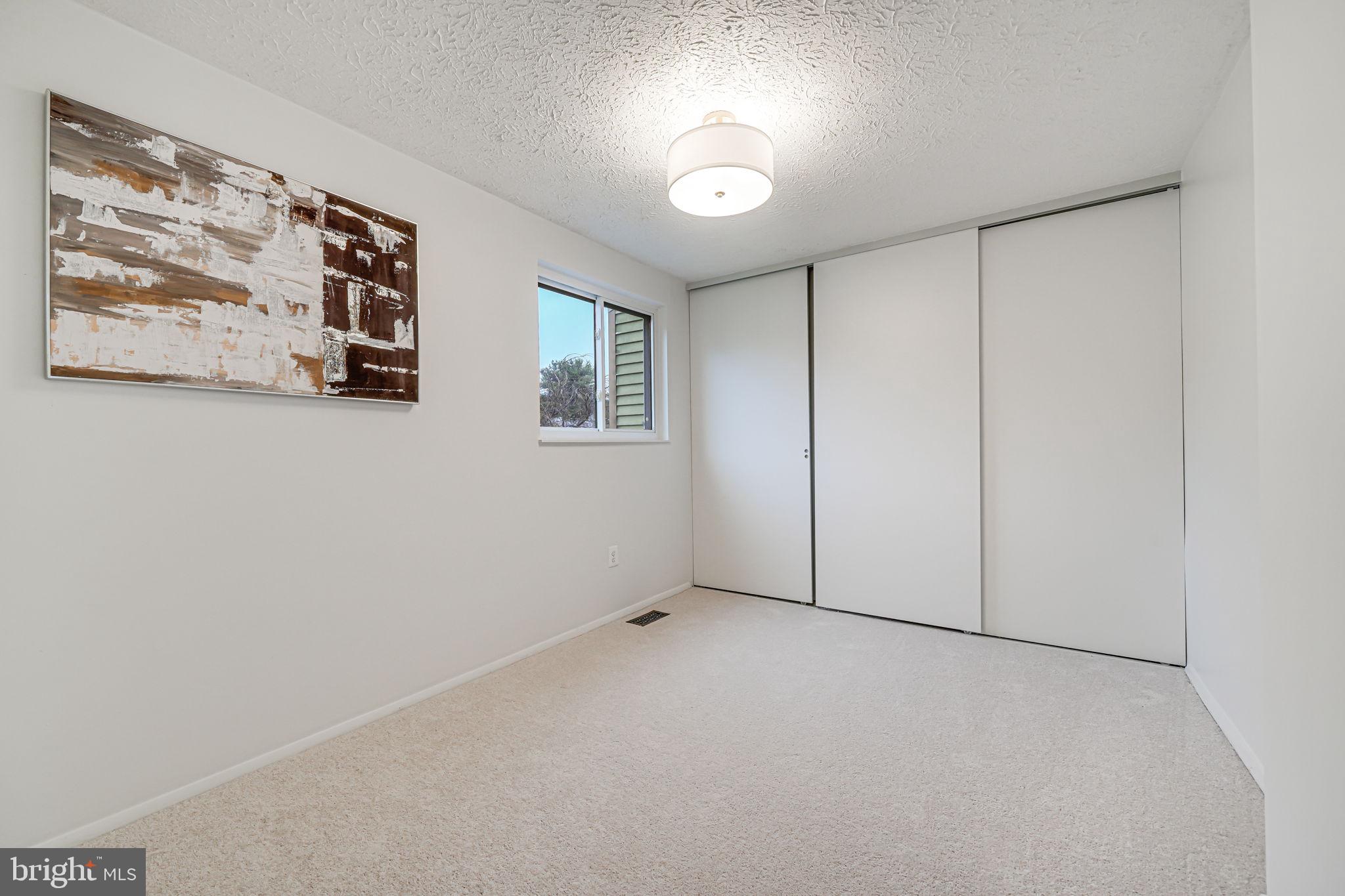8234 Crestmont Cir
