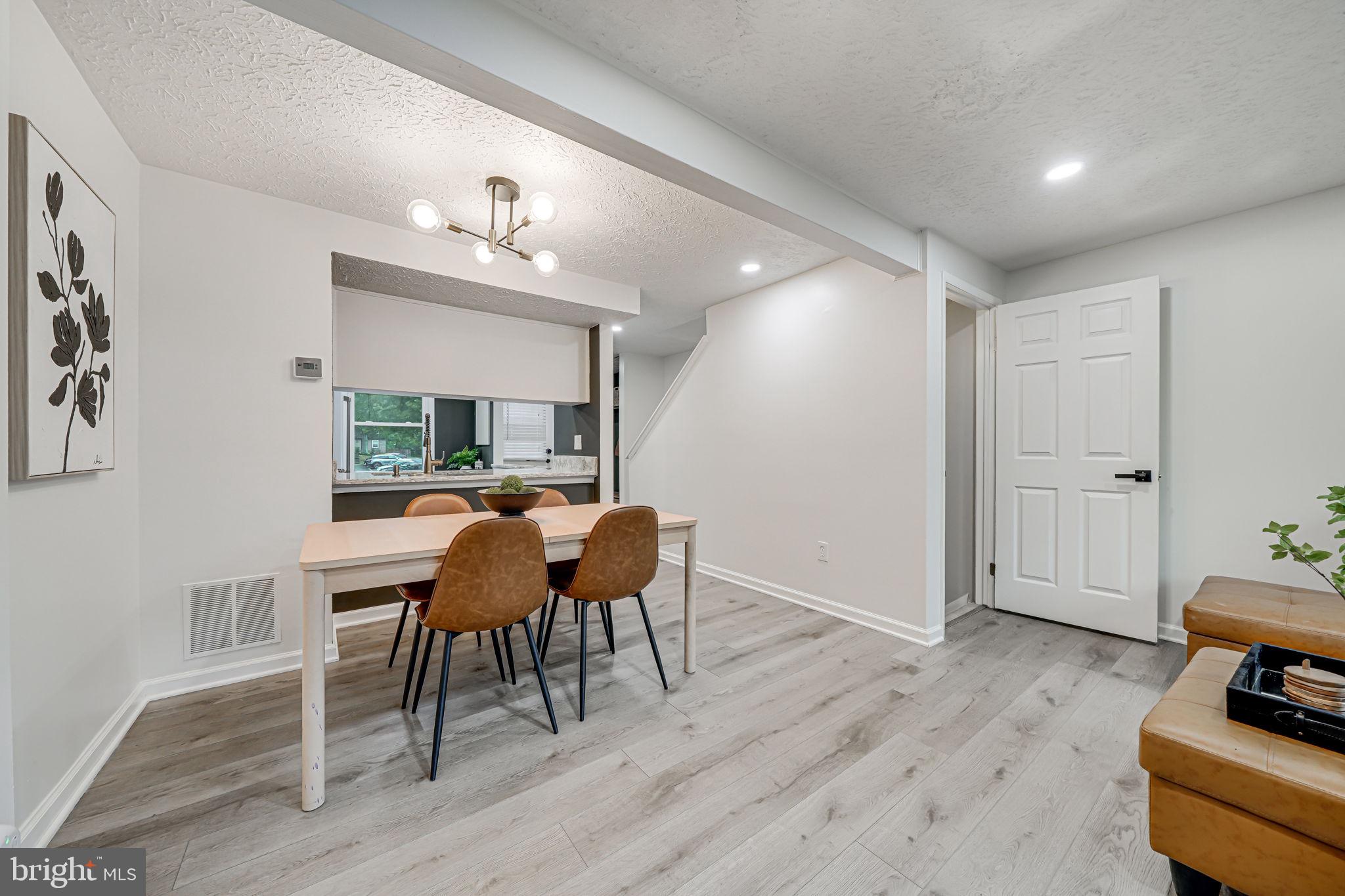 8234 Crestmont Cir