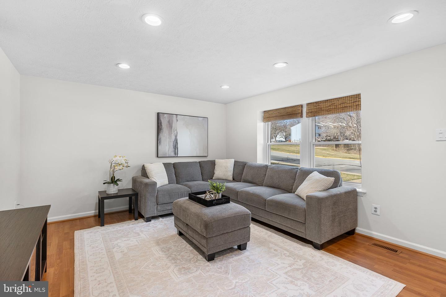 8162 Willowdale Ct