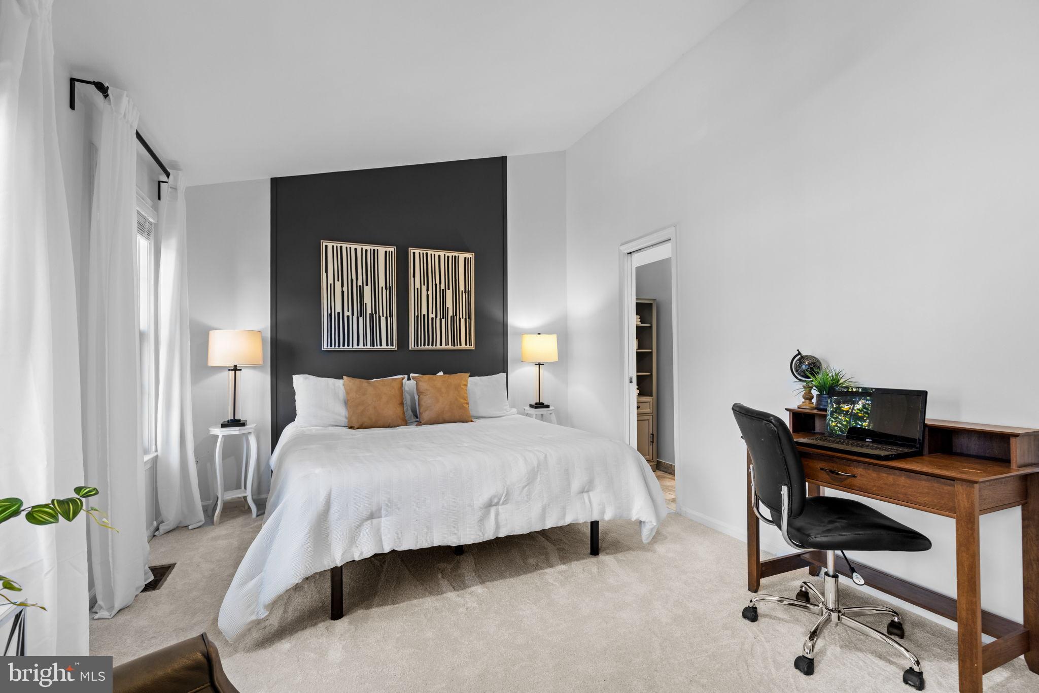 6223 WALKERS CROFT WAY