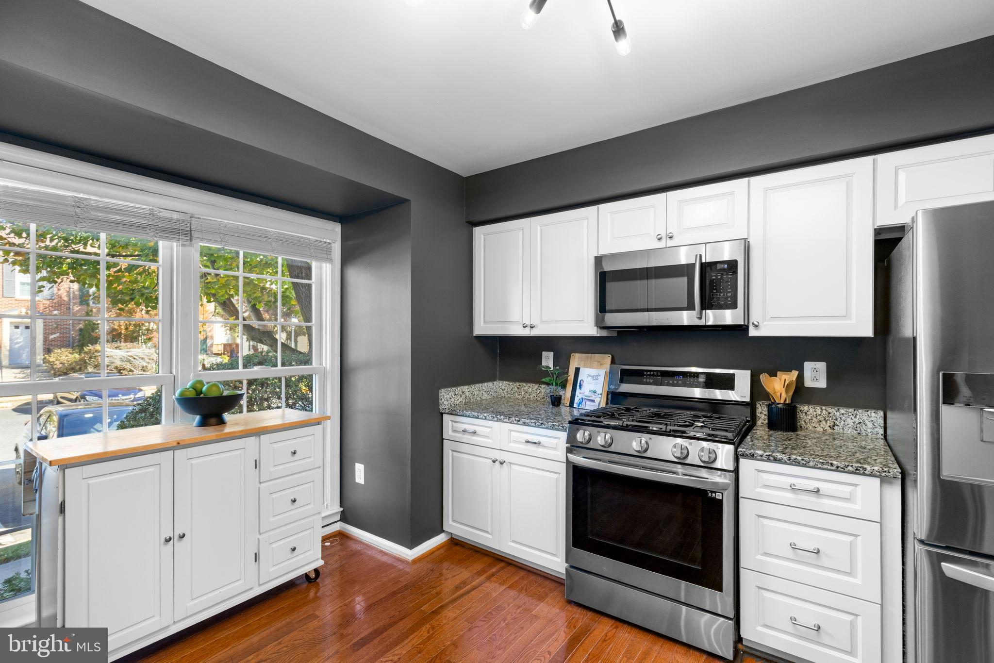 6223 WALKERS CROFT WAY