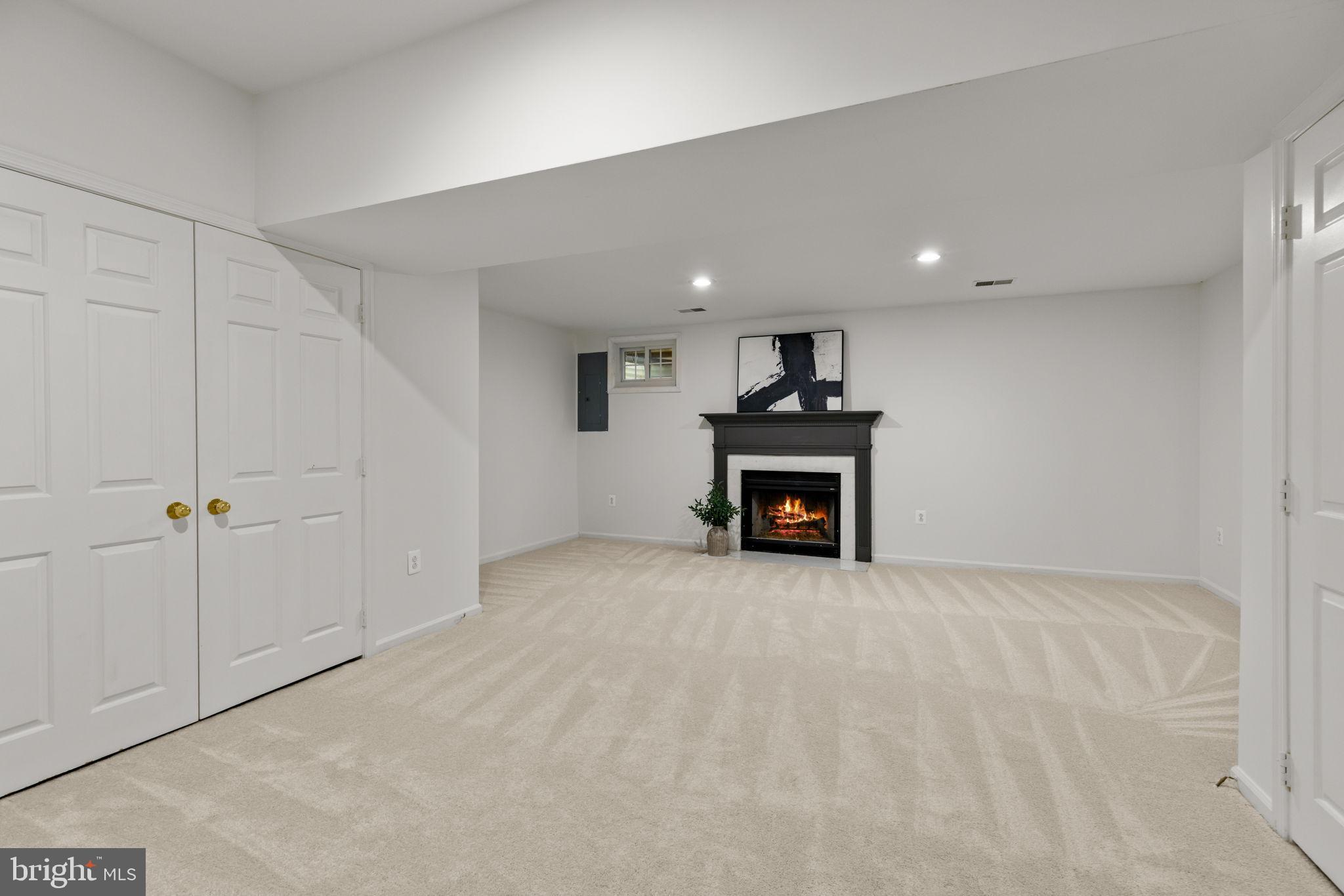 6223 WALKERS CROFT WAY