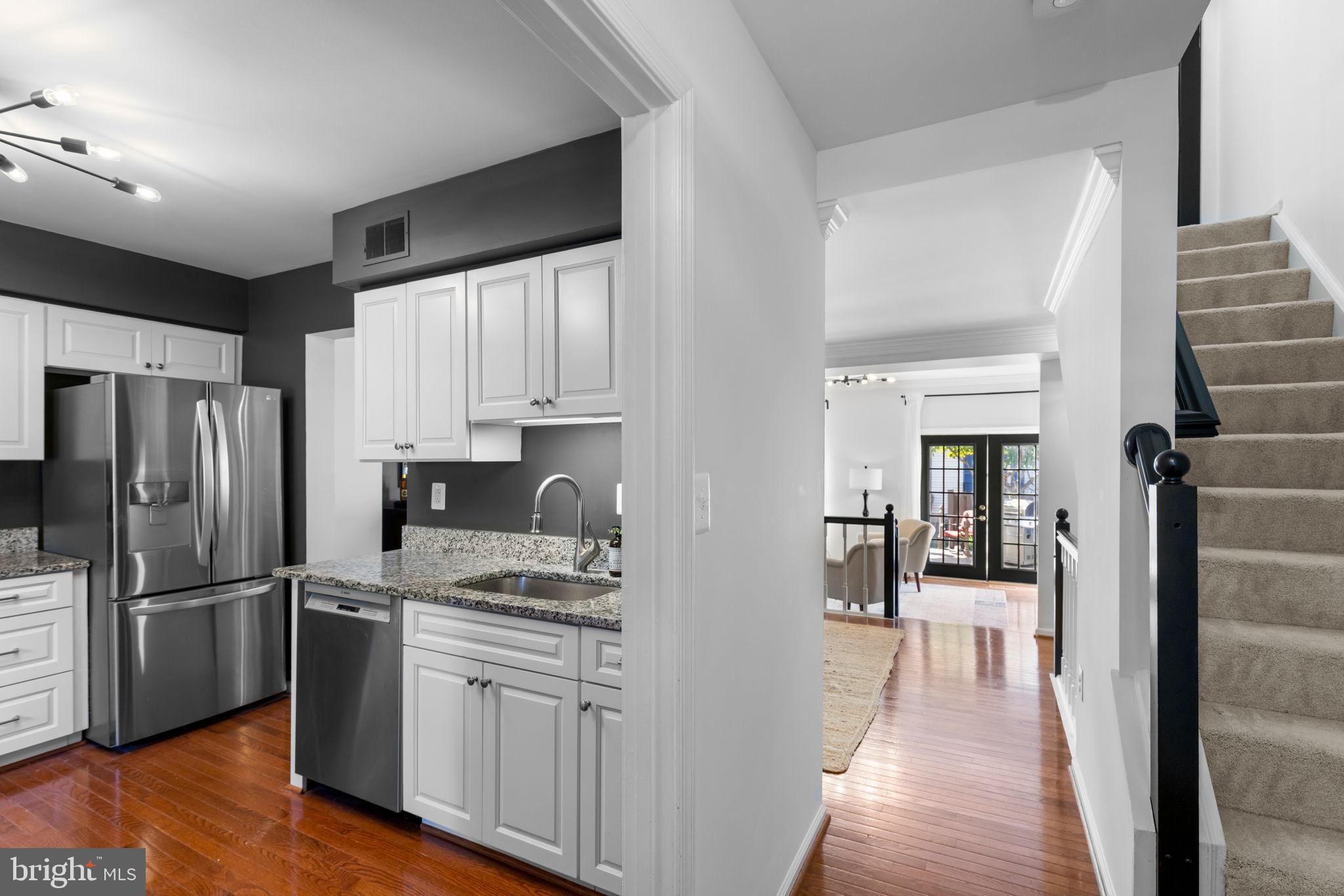 6223 WALKERS CROFT WAY