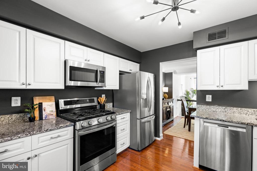 6223 WALKERS CROFT WAY