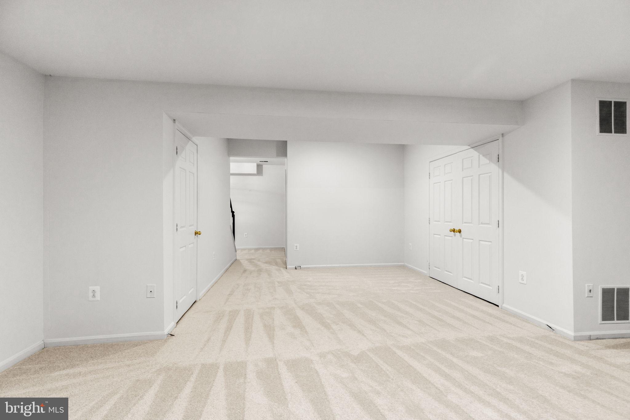 6223 WALKERS CROFT WAY